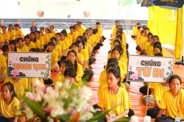 Khóa sinh tham dự khóa tu Khóa sinh tham dự khóa tu
