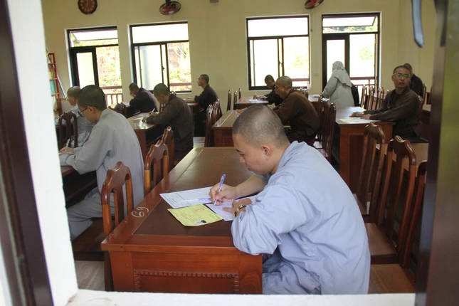 Có 98 Tăng, Ni thí sinh tham dự kỳ thi cử nhân Phật học khóa XVII (2026-2030)
