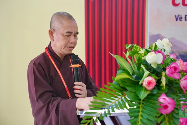Thượng tọa Thích Thiện Hạnh phát biểu khai mạc Thượng tọa Thích Thiện Hạnh phát biểu khai mạc