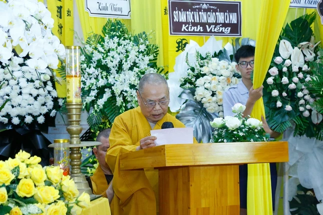 Trưởng lão Hòa thượng Thích Thiện Pháp đọc điếu văn tưởng niệm
