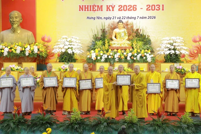 Trung ương Giáo hội trao Bằng tuyên dương công đức