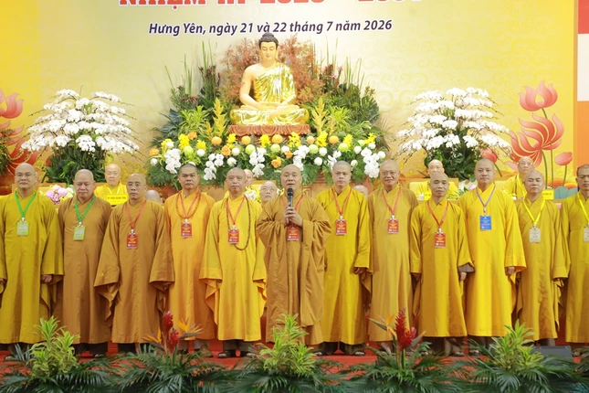 Đại đức Thích Thanh Quang thay mặt tân Ban Trị sự GHPGVN tỉnh Hưng Yên, nhiệm kỳ 2026-2031 phát biểu nhận nhiệm vụ