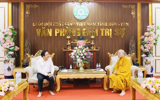 Hòa thượng Thích Thanh Hiện và Bí thư Tỉnh ủy Phạm Quang Ngọc Hòa thượng Thích Thanh Hiện và Bí thư Tỉnh ủy Phạm Quang Ngọc