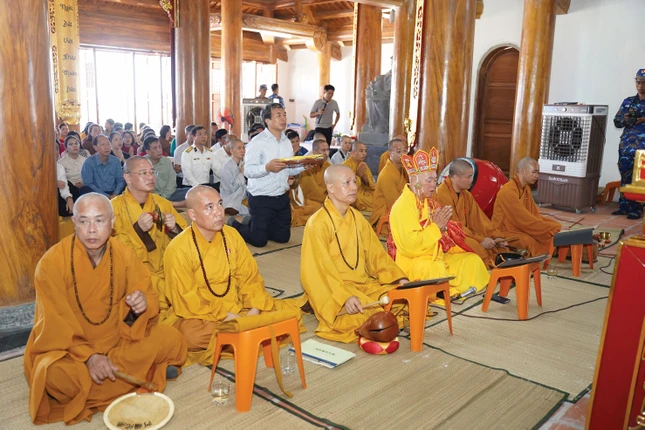 Khóa lễ tụng kinh, an vị Phật tại chùa Thuyền Chài