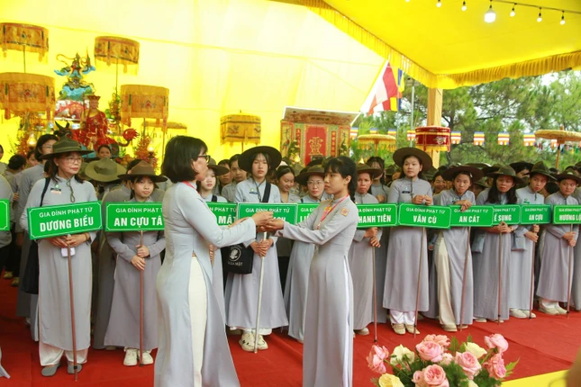 Nghi thức trao còi lệnh Nghi thức trao còi lệnh