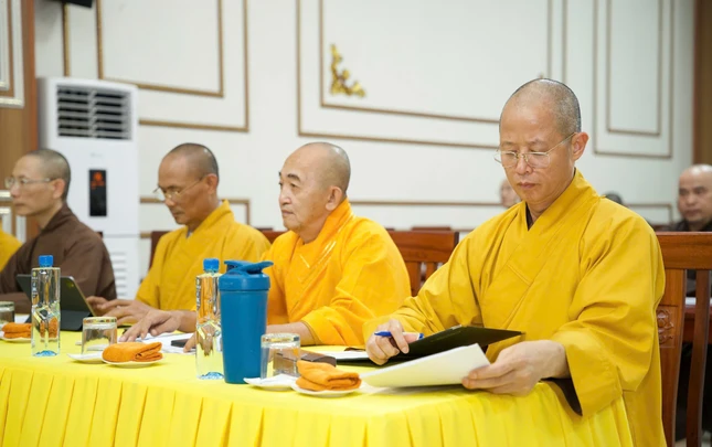 Chư tôn đức tham dự