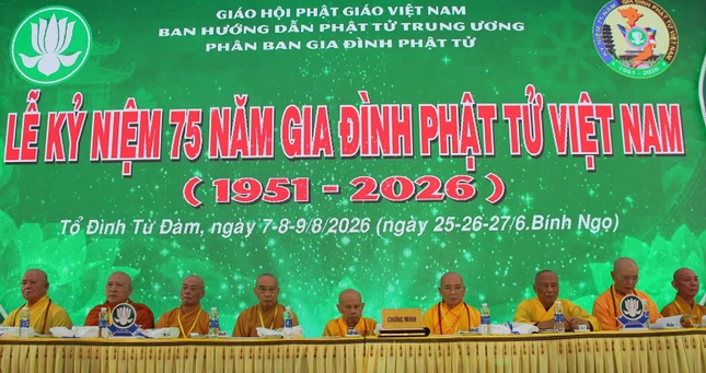 Chư tôn đức tham dự Chư tôn đức tham dự