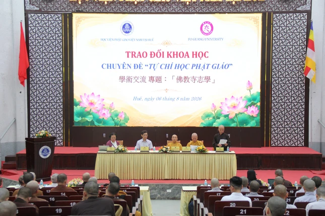 Quang cảnh buổi trao đổi học thuật