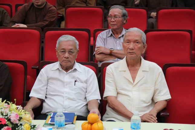 Nhà nghiên cứu Trần Đại Vinh và Nhà nghiên cứu Trần Đình Sơn