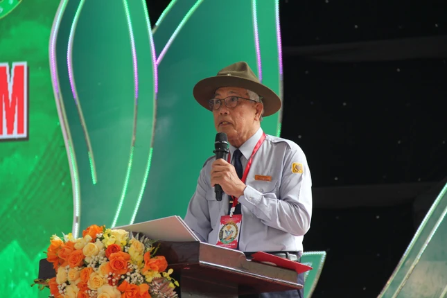 Huynh trưởng cấp Dũng - Tâm Ấn Hoàng Thúc Quyền báo cáo 75 năm Gia đình Phật tử Việt Nam hình thành và phát triển Huynh trưởng cấp Dũng - Tâm Ấn Hoàng Thúc Quyền báo cáo 75 năm Gia đình Phật tử Việt Nam hình thành và phát triển