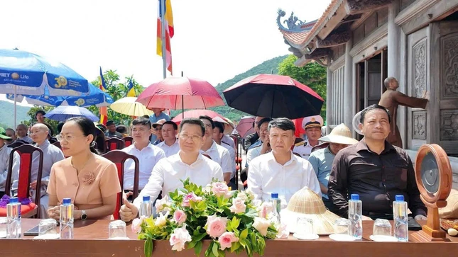 Đại biểu, quan khách Đại biểu, quan khách