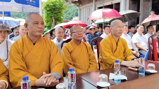 Chư tôn đức tham dự Chư tôn đức tham dự