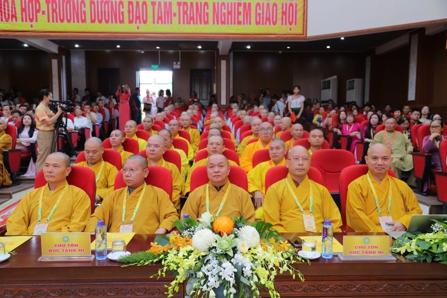 Chư tôn đức tham dự