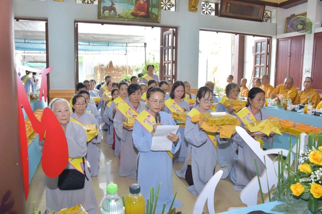 Phật tử Mỹ Tri dâng lời cảm niệm Vu lan Phật tử Mỹ Tri dâng lời cảm niệm Vu lan
