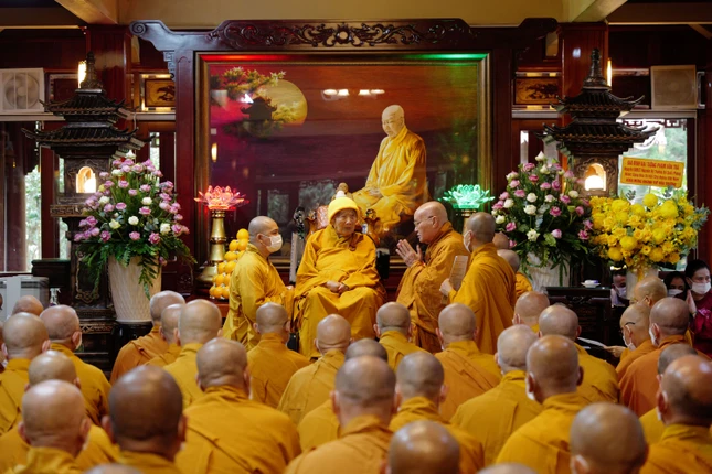 Trang nghiêm buổi lễ Trang nghiêm buổi lễ
