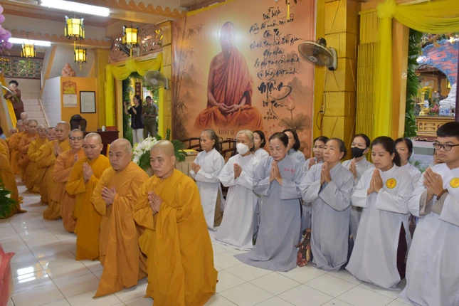 Chư Ni và Phật tử tham dự