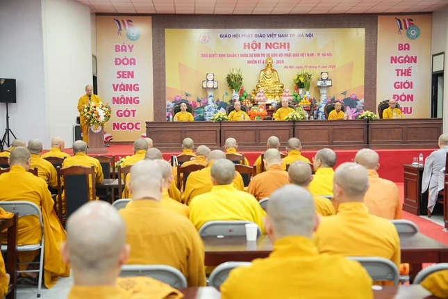 Đại đức Thích Nguyên Chính công bố quyết định của Hội đồng Trị sự GHPGVN