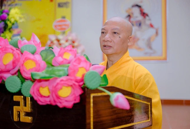 Thượng tọa Thích Chiếu Tuệ phát biểu khai mạc Thượng tọa Thích Chiếu Tuệ phát biểu khai mạc