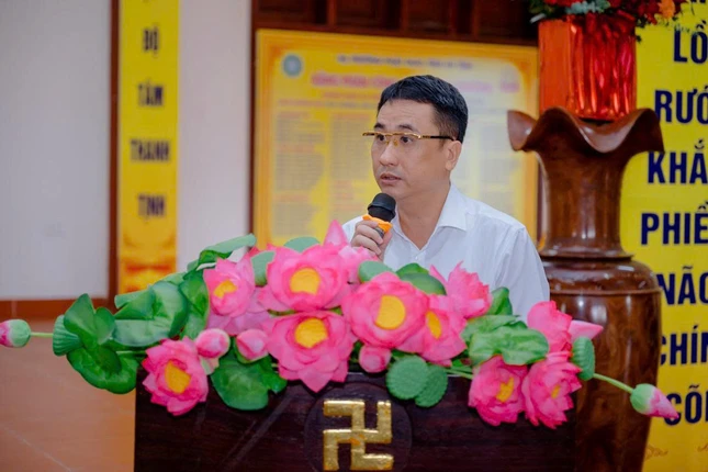 Đại diện chính quyền tỉnh Hà Tĩnh phát biểu chúc mừng Đại diện chính quyền tỉnh Hà Tĩnh phát biểu chúc mừng