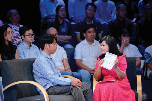 Cu Lỳ - Trần Anh Cường tại chương trình - Ảnh: NCHCCCL