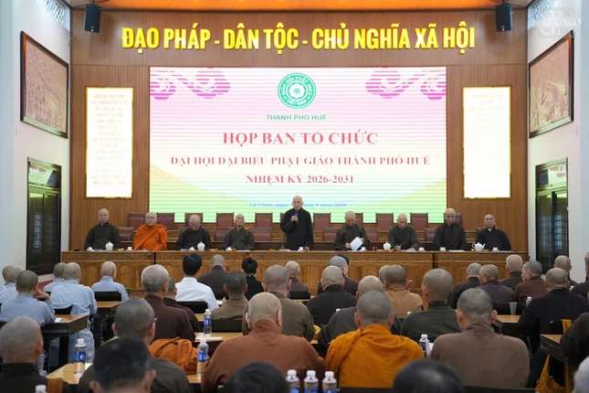 Hòa thượng Thích Khế Chơn, Trưởng ban Tổ chức Đại hội đại biểu Phật giáo TP.Huế lần thứ IX chủ trì họp chỉ đạo công tác tổ chức ngày 15-9