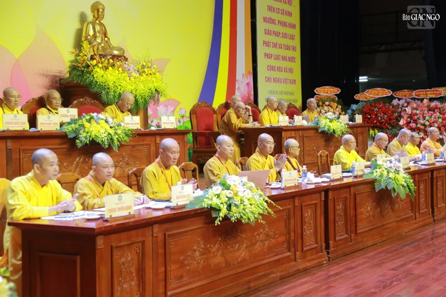 Chư tôn đức chứng minh, Chủ tọa đoàn