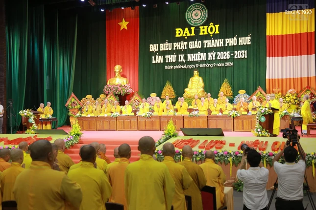 Ban Trị sự GHPGVN TP.Huế nhiệm kỳ 2022-2027 tuyên bố mãn nhiệm. Phiên chính thức Đại hội đại biểu Phật giáo TP.Huế lần thứ IX, nhiệm kỳ 2026-2031 sẽ diễn ra vào 7 giờ sáng mai, 18-9, tại Trung tâm Văn hóa - Điện ảnh TP.Huế