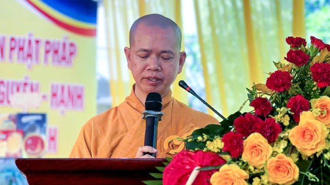 Thượng tọa Thích Hạnh Phước phát biểu khai mạc