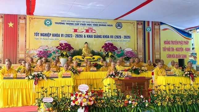 Chư tôn đức chứng minh buổi lễ