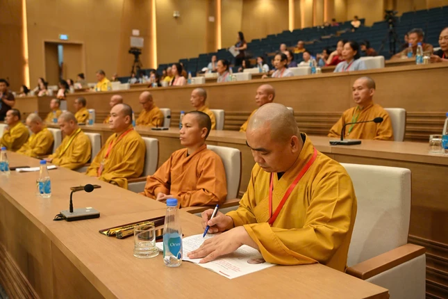 Chư tôn đức tham dự