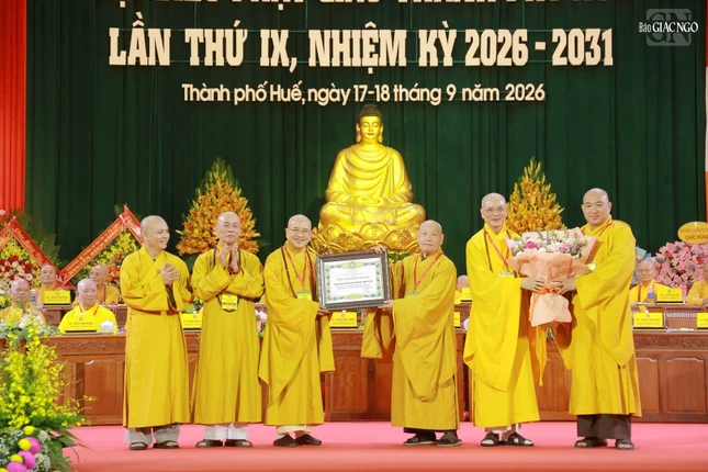 Trung ương Giáo hội trao Bằng tuyên dương công đức