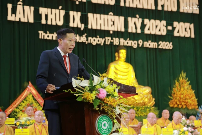 Phó Chủ tịch UBND TP.Huế Hà Văn Tuấn phát biểu