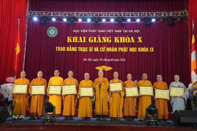 Tặng Bằng tuyên dương công đức