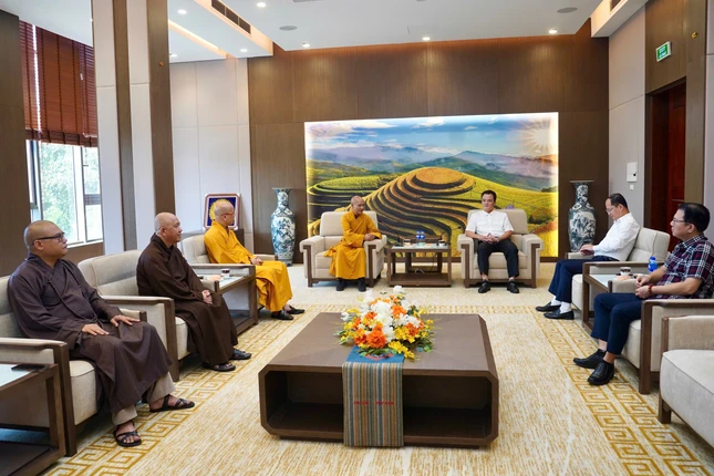 Quang cảnh buổi gặp mặt thân mật