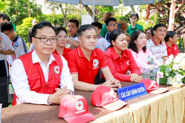 Đại biểu tham dự