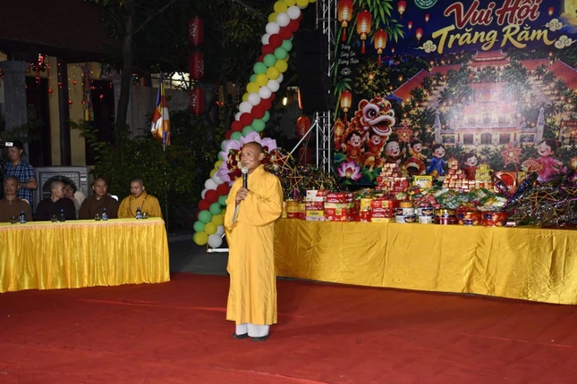Thượng tọa Thích Giác Minh phát biểu Thượng tọa Thích Giác Minh phát biểu