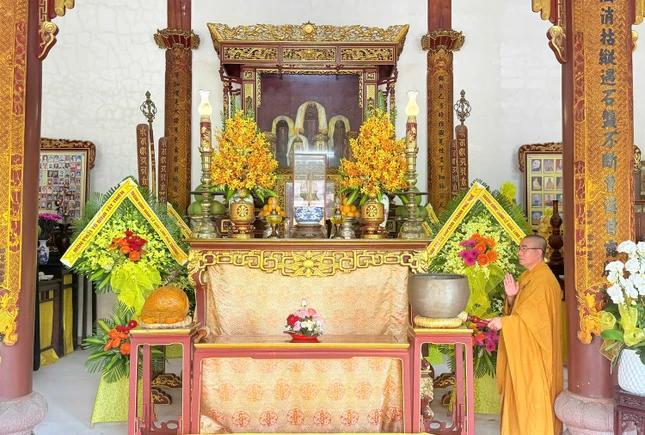 Lịch đại Tổ sư tại Tổ đường Từ Đàm
