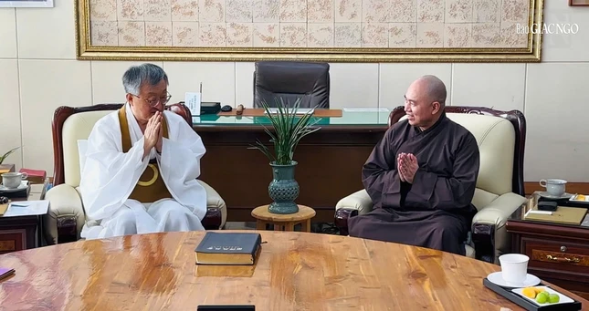 Ngài Na Sang Ho - Viện trưởng cơ quan Giáo chính, Trung ương Phật giáo Won trân trọng đón tiếp đoàn Giáo hội Phật giáo Việt Nam Ngài Na Sang Ho - Viện trưởng cơ quan Giáo chính, Trung ương Phật giáo Won trân trọng đón tiếp đoàn Giáo hội Phật giáo Việt Nam