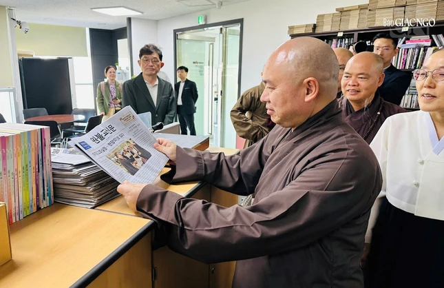 Thăm Đài Phát thanh - Truyền hình Phật giáo Won Thăm Đài Phát thanh - Truyền hình Phật giáo Won
