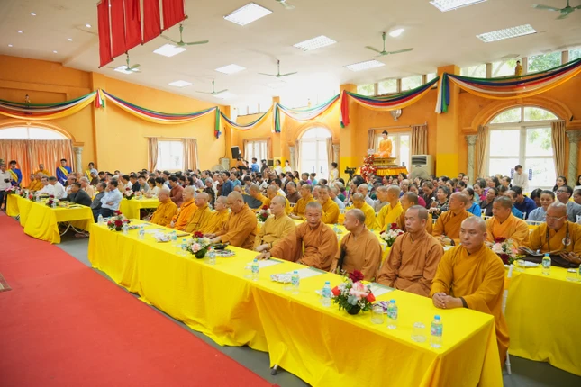 Chư tôn đức tham dự Chư tôn đức tham dự