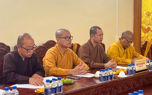 Chư tôn đức tham dự Chư tôn đức tham dự