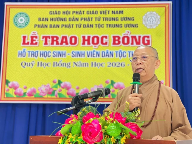 Thượng tọa Thích Quảng Tuấn phát biểu