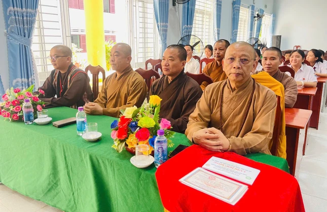 Chư tôn đức tham dự