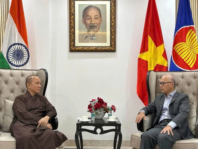 Thượng tọa Thích Hạnh Chánh, Trưởng ban Tăng Ni sinh Việt Nam tại New Delhi, đã thông tin về tình hình học tập, tu học và sinh hoạt của các Tăng Ni sinh Việt Nam tại Ấn Độ