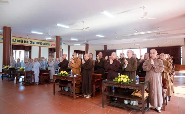 Niệm Phật cầu gia hộ