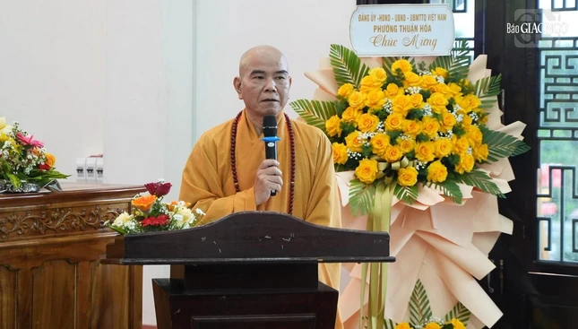 Thượng tọa Thích Nguyên Thành công bố quyết định của Trung ương Giáo hội về việc chuẩn y thành phần nhân sự Ban Trị sự GHPGVN TP.Huế, nhiệm kỳ 2026-2031