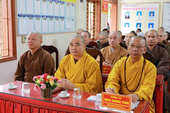 Chư tôn đức tham dự Chư tôn đức tham dự