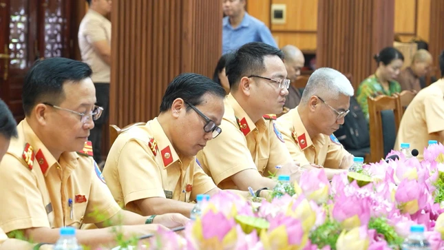 Quang cảnh buổi lễ ký kết Quang cảnh buổi lễ ký kết