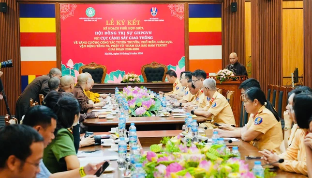 Quang cảnh buổi lễ ký kết Quang cảnh buổi lễ ký kết