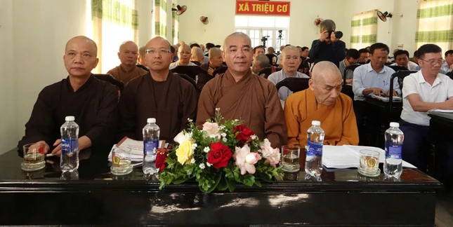 Chư tôn đức tham dự